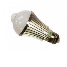 Ampoule spot à Leds à détecteur de mouvement intégré 230 Volts culot E27  éclairage blanc